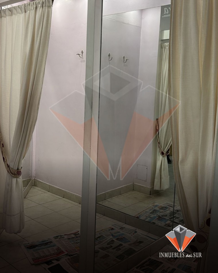 VENTA 4 LOCALES COMERCIALES